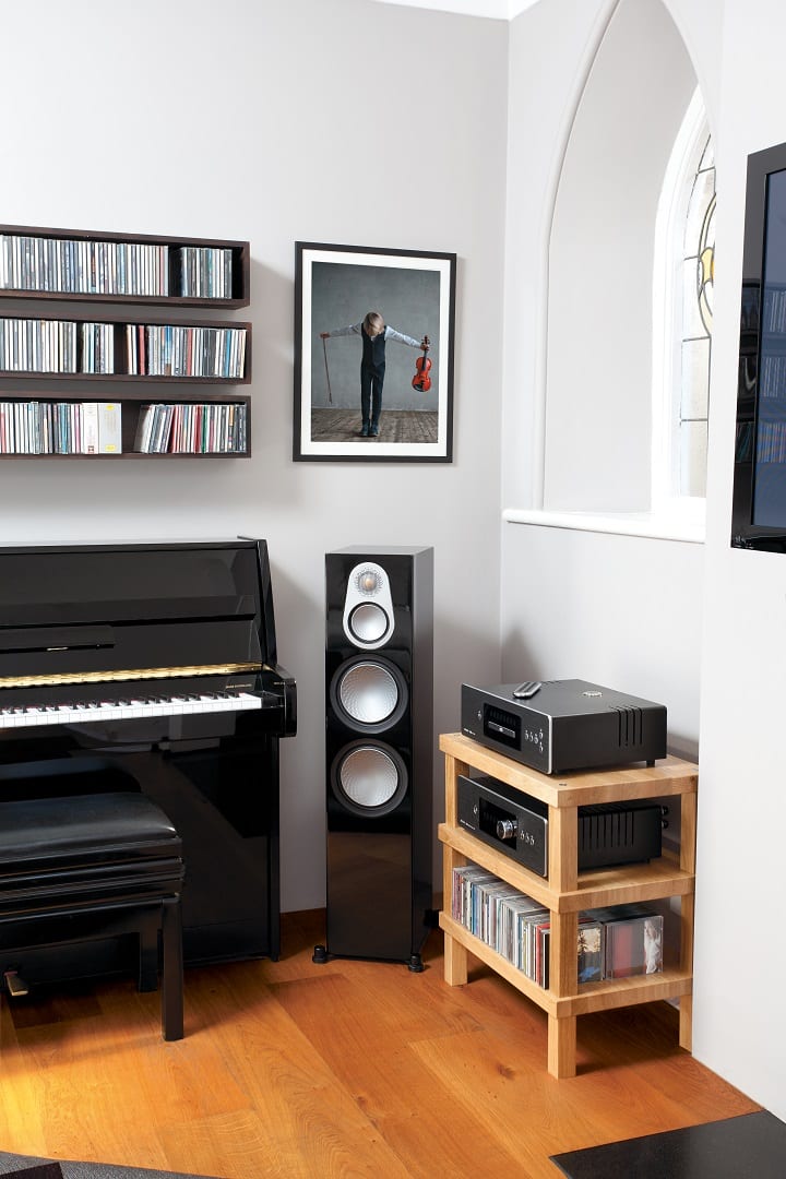 Monitor Audio Silver 500 6G zwart hoogglans - lifestyle - Zuilspeaker