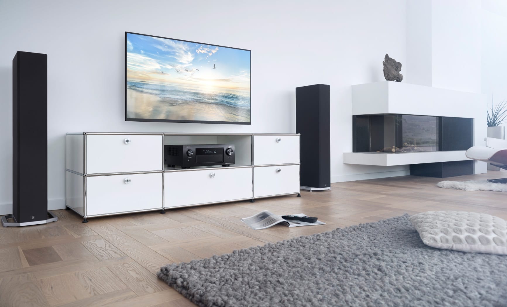 Denon AVR-X4400H zilver - lifestyle - AV Receiver