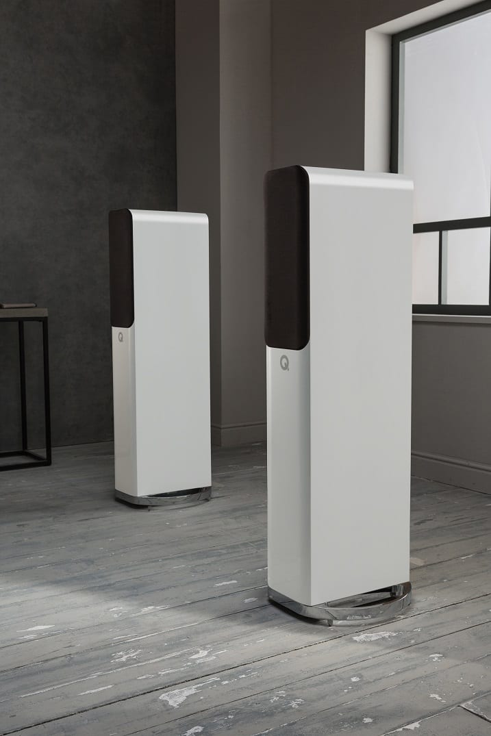 Q Acoustics Concept 500 wit hoogglans - lifestyle - Zuilspeaker