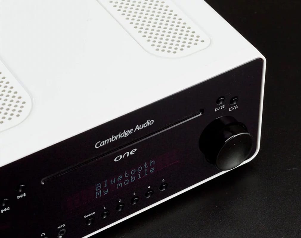 Cambridge Audio One v2 wit - detail - Stereo receiver