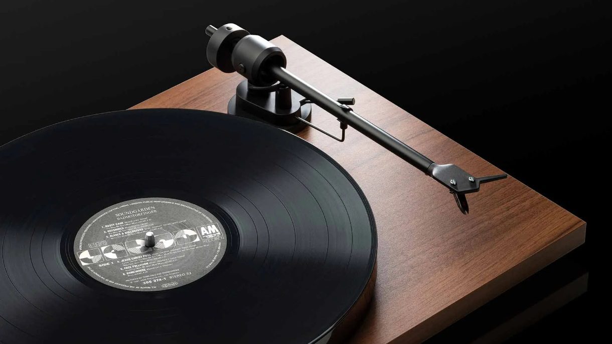 Pro-Ject E1 Phono walnoot - Platenspeler