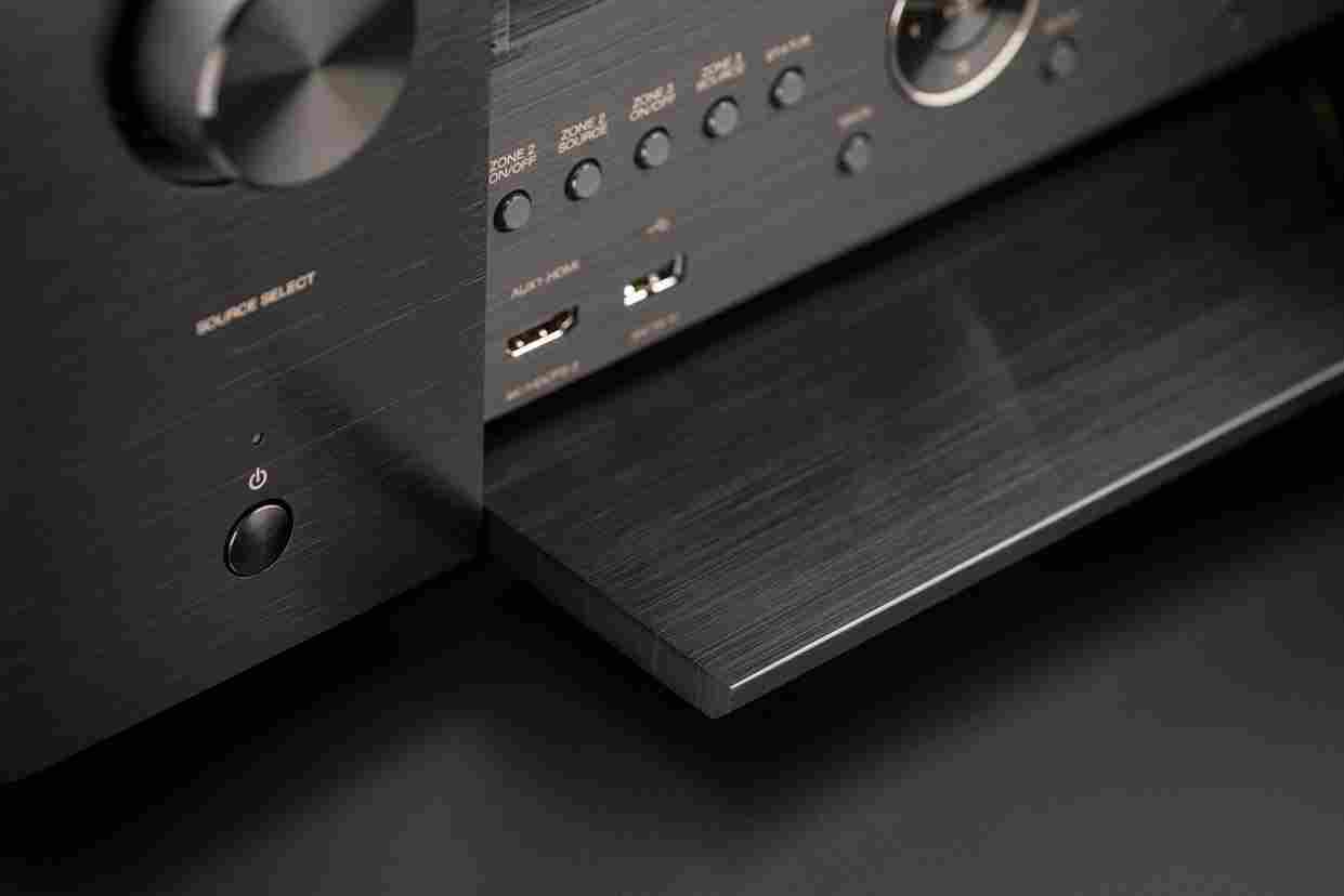 Denon AVC-X8500H zwart - detail - AV Receiver