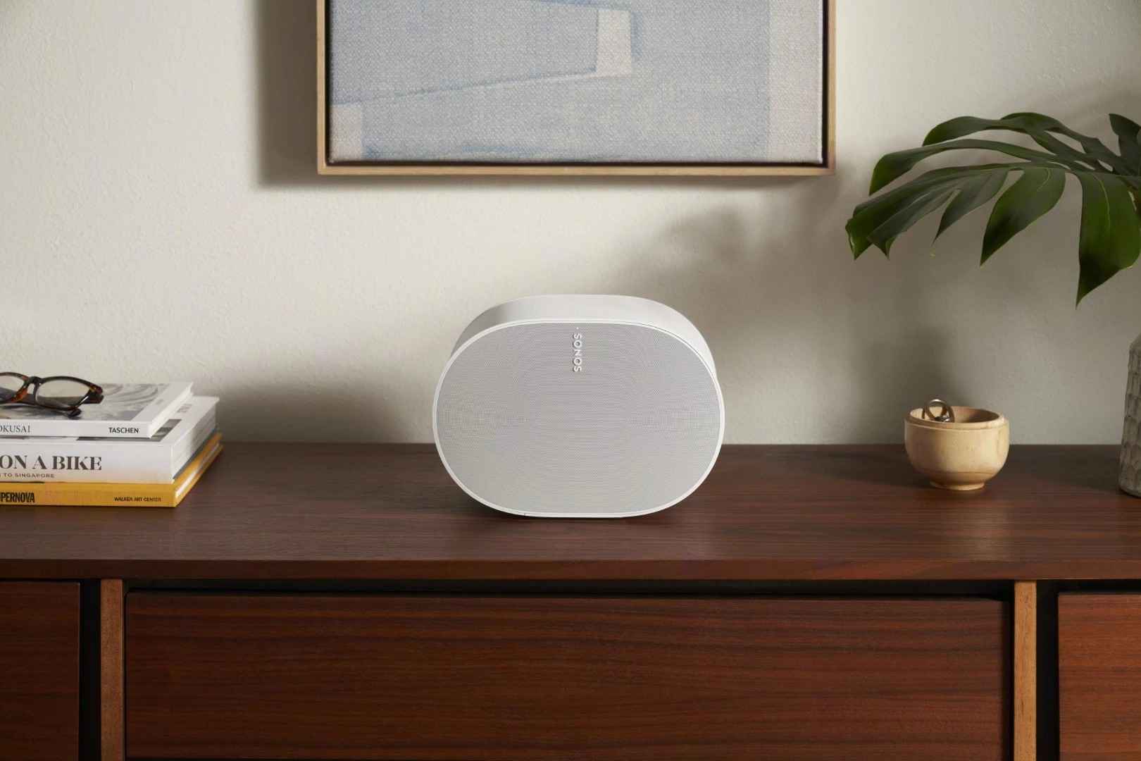 Sonos Era 300 wit - lifestyle - Wifi speaker
