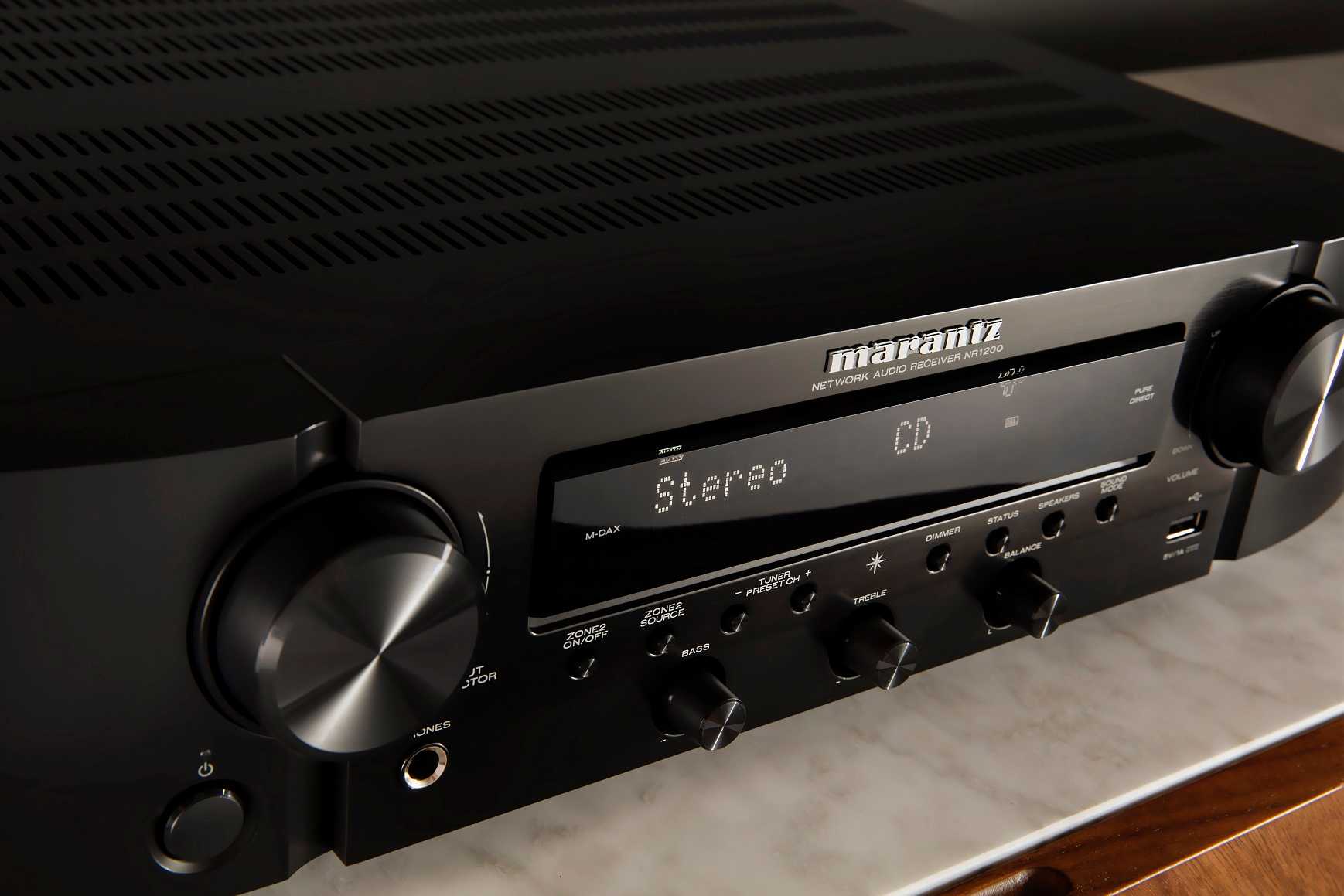 Marantz NR1200 zwart - lifestyle - Stereo receiver