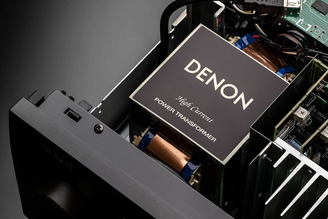 Denon AVC-X6700H zilver - detail - AV Receiver