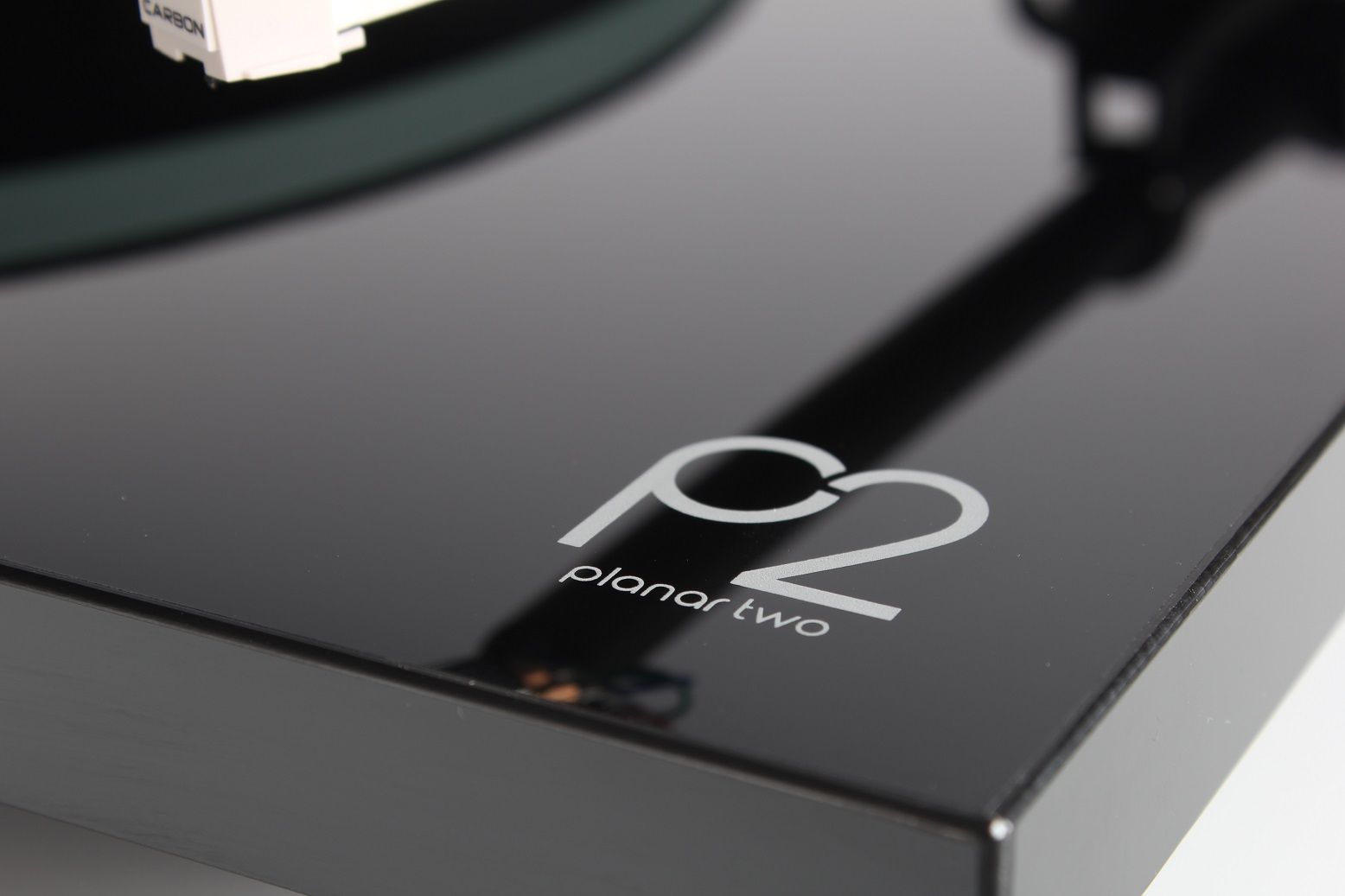 Rega Planar 2 Elys2 zwart hoogglans - detail - Platenspeler