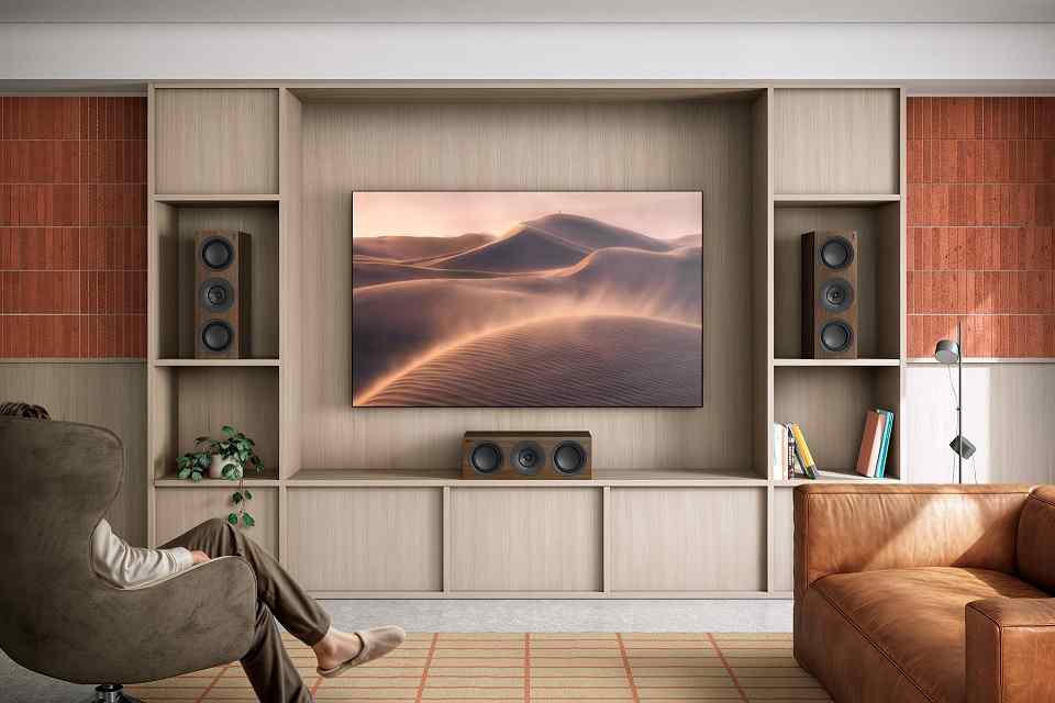 KEF Q6 Meta walnoot - lifestyle - Center speaker