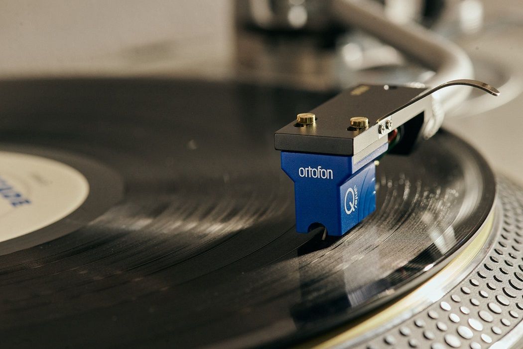 Ortofon MC Quintet Blue - lifestyle - Platenspeler element