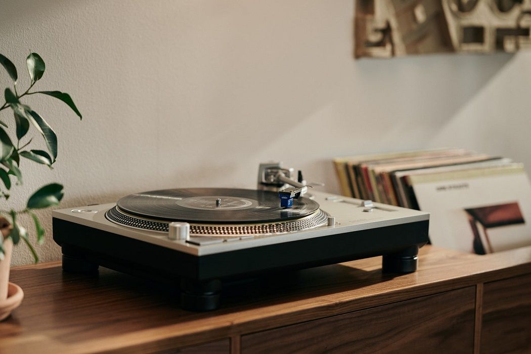 Ortofon MC Quintet Blue - lifestyle - Platenspeler element