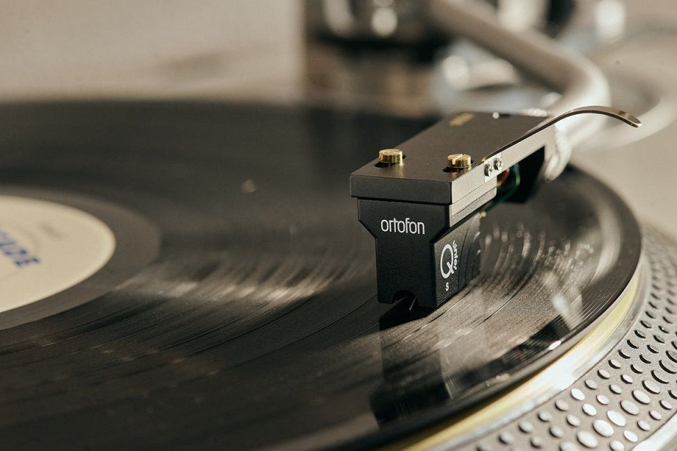 Ortofon MC Quintet Black S - lifestyle - Platenspeler element