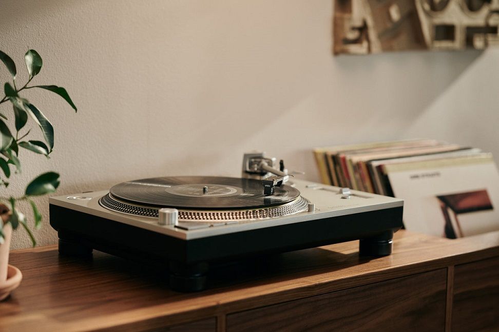 Ortofon MC Quintet Black S - lifestyle - Platenspeler element