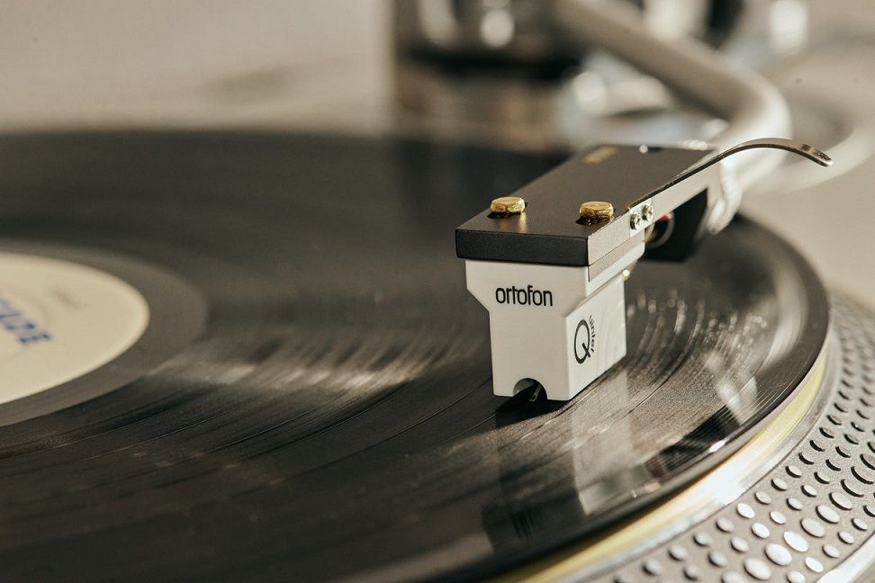 Ortofon MC Quintet Mono - lifestyle - Platenspeler element