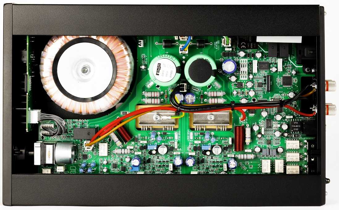 Rega Brio mk7 - binnenwerk - Stereo versterker