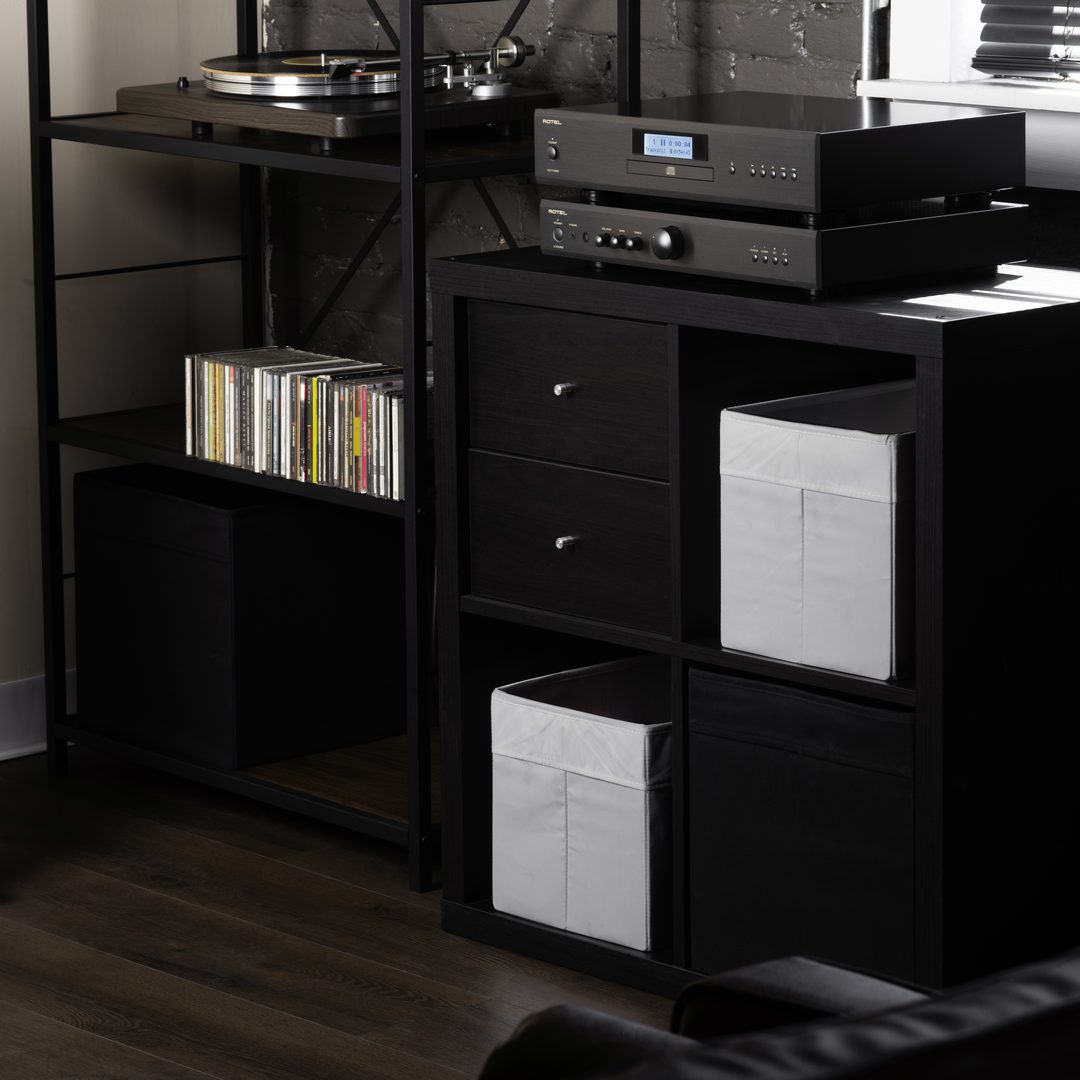 Rotel A-10 mkII zwart - lifestyle - Stereo versterker