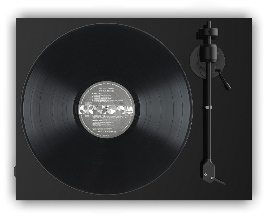 Pro-Ject E1 (AT3600L) zwart hoogglans - Platenspeler