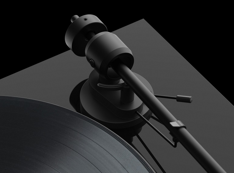 Pro-Ject E1 BT (AT3600L) zwart hoogglans - Platenspeler