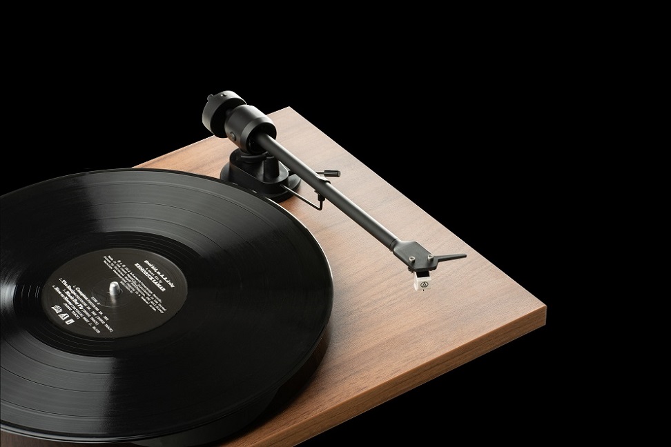 Pro-Ject E1 BT (AT3600L) walnoot - Platenspeler