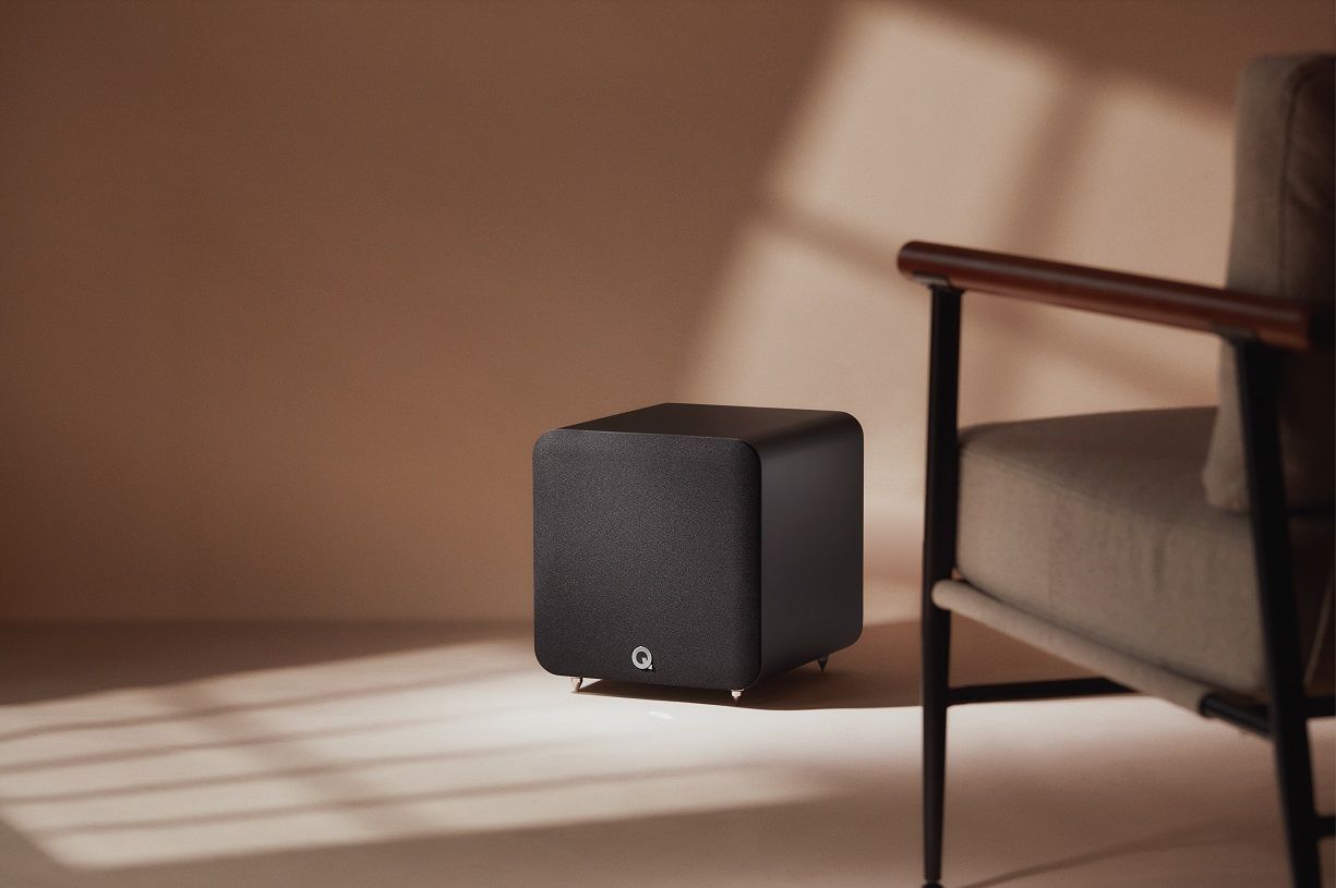 Q Acoustics Q SUB80 zwart satijn - lifestyle - Subwoofer