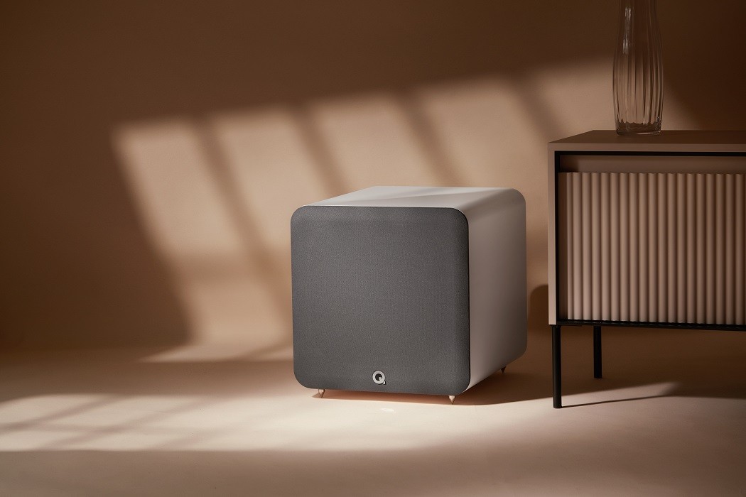 Q Acoustics Q SUB120 wit satijn - lifestyle - Subwoofer