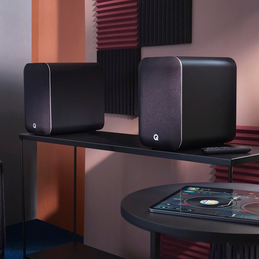 Q Acoustics M20 zwart - lifestyle - Actieve speaker