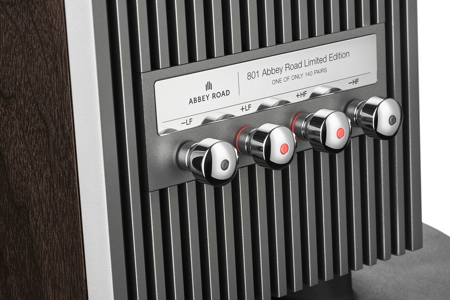 Bowers & Wilkins 801 Abbey Road Limited Edition - detail - Zuilspeaker