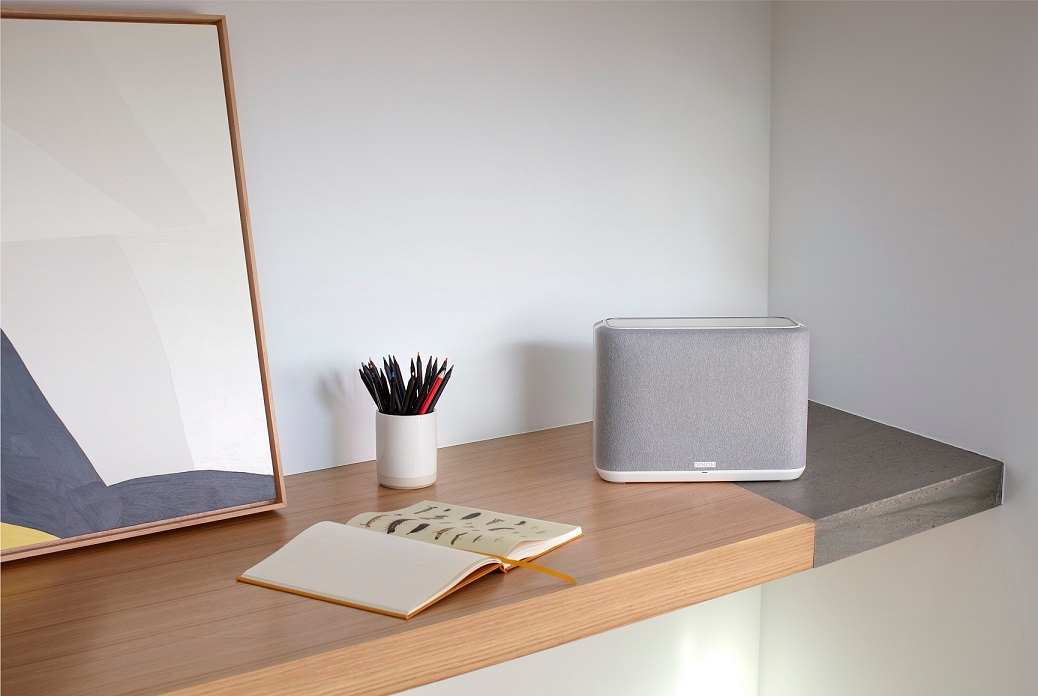 Denon Home 250 wit - lifestyle - Wifi speaker