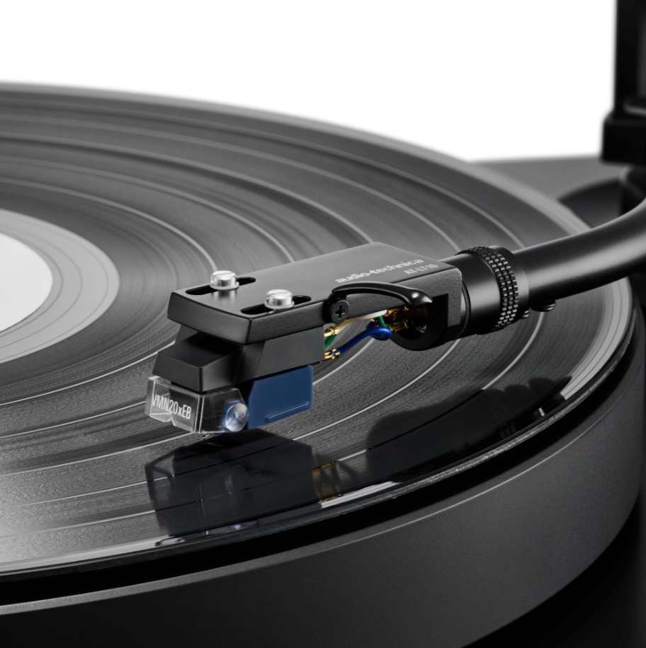 Audio Technica AT-VM520xEB - lifestyle - Platenspeler element