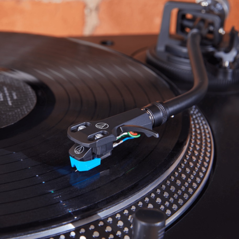 Audio Technica AT-VM95C - lifestyle - Platenspeler element