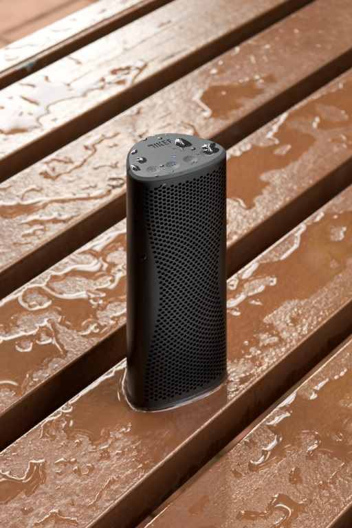 KEF Muo midnight black - lifestyle - Bluetooth speaker