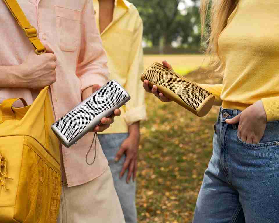 KEF Muo amber haze - lifestyle - Bluetooth speaker