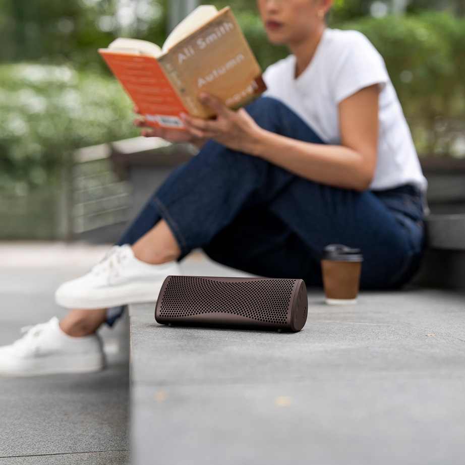 KEF Muo cocoa powder - lifestyle - Bluetooth speaker