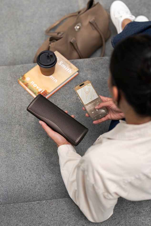 KEF Muo cocoa powder - lifestyle - Bluetooth speaker