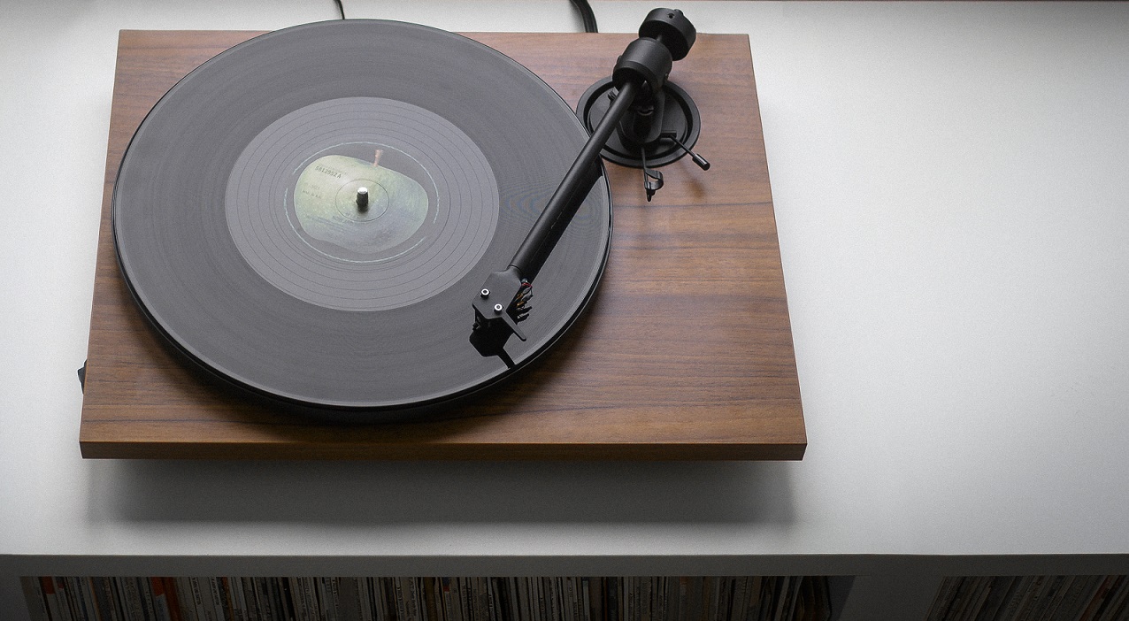 Pro-Ject E1.2 walnoot - Platenspeler