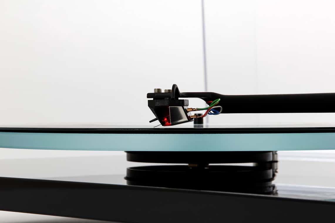 Rega Planar 2 Nd3 zwart hooglans - Platenspeler