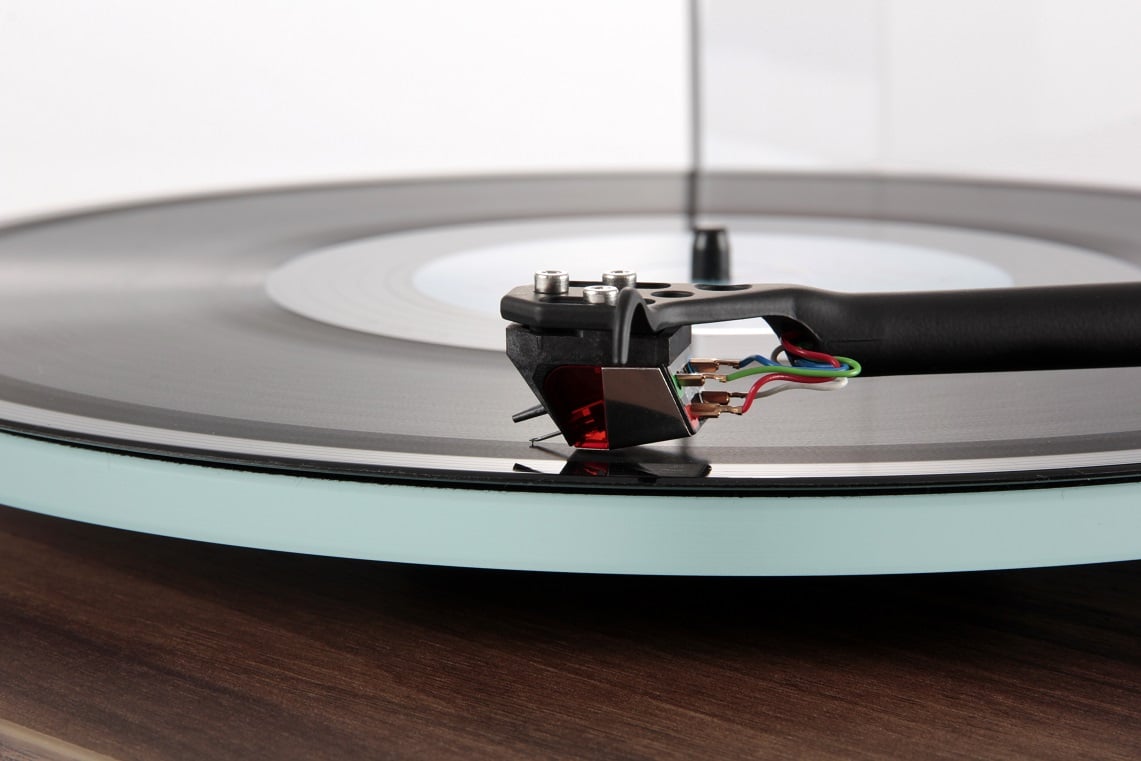 Rega Planar 2 Nd3 walnoot - Platenspeler