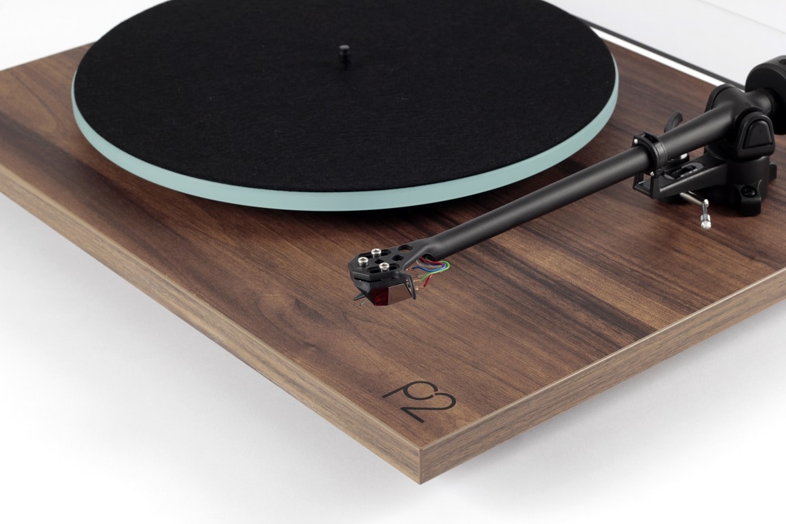 Rega Planar 2 Nd3 walnoot - Platenspeler