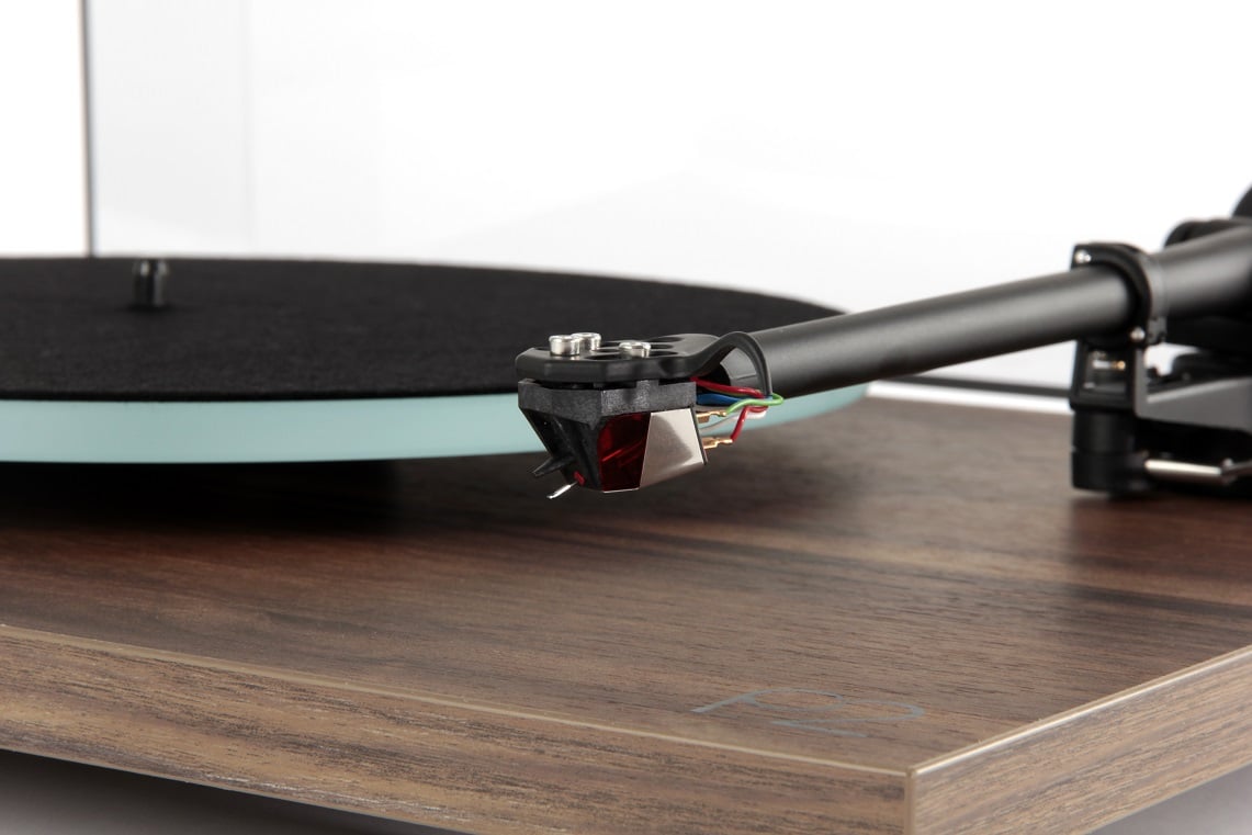 Rega Planar 2 Nd3 walnoot - Platenspeler