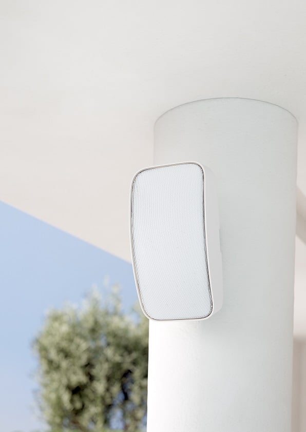 Dali Gardian OW 6 wit - lifestyle - Outdoor speaker