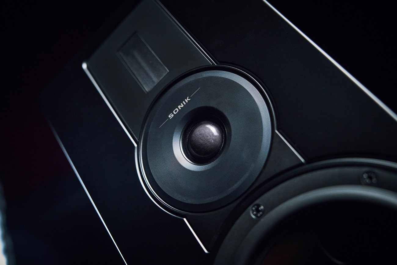 Dali Sonik 7 zwart - detail - Zuilspeaker