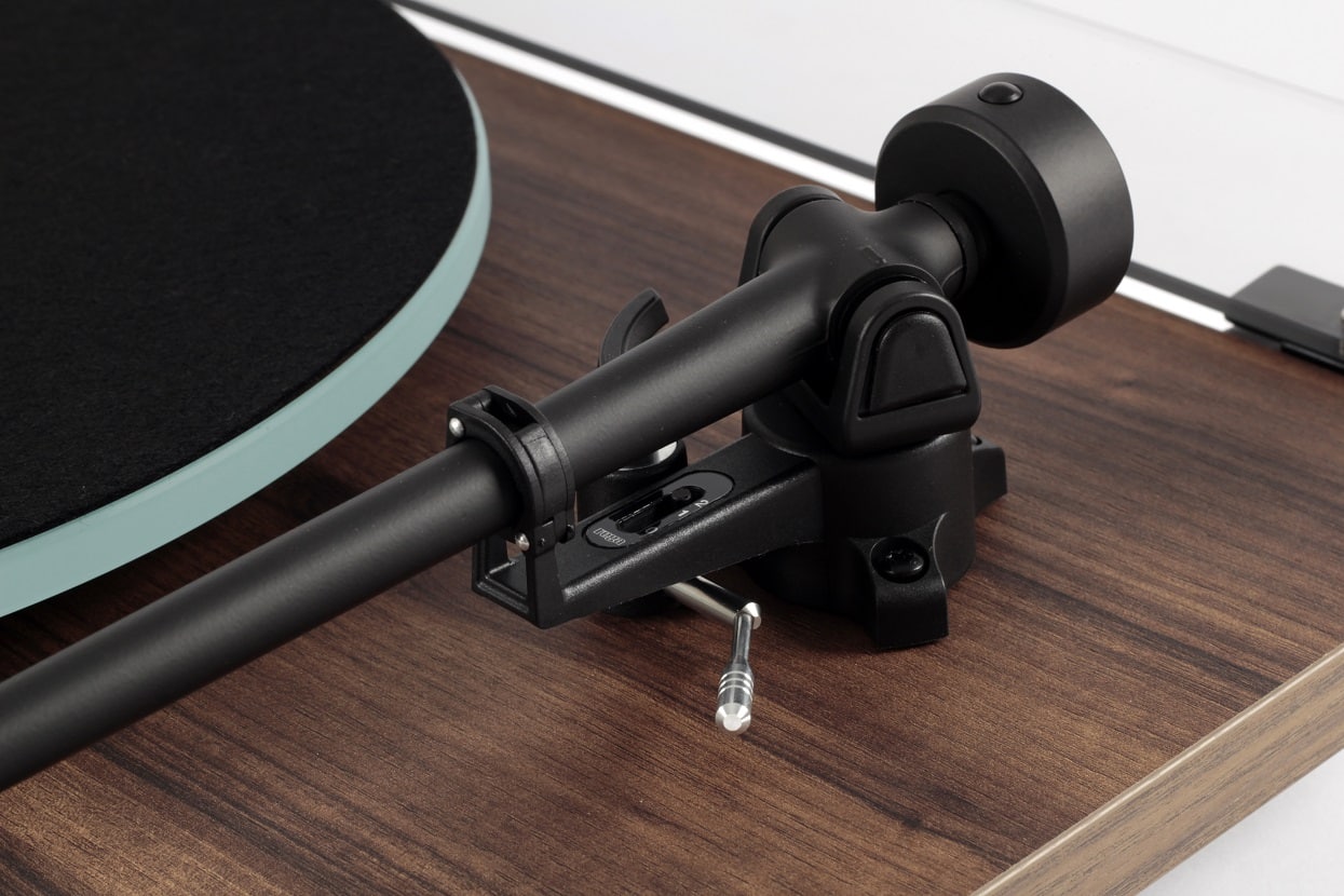 Rega Planar 2 Nd3 walnoot - Platenspeler