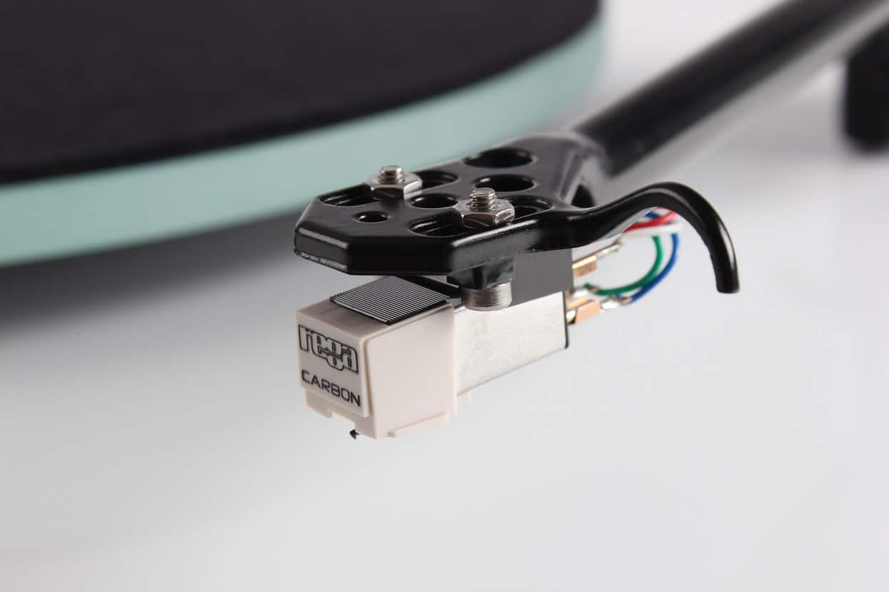 Rega Planar 2 Carbon wit hooglans - Platenspeler
