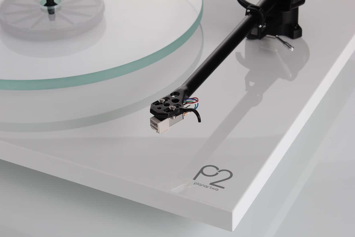 Rega Planar 2 Carbon wit hooglans - Platenspeler