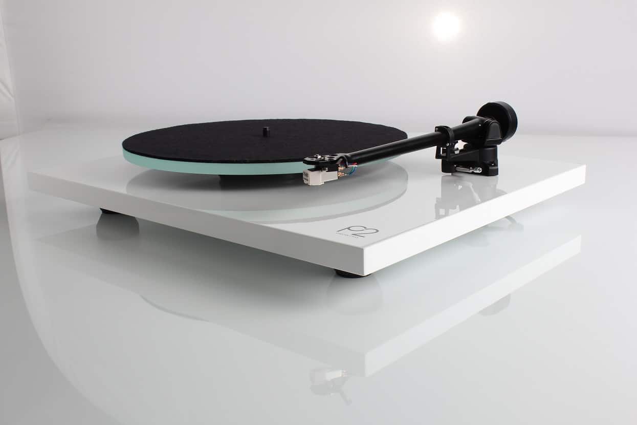 Rega Planar 2 Carbon wit hooglans - Platenspeler