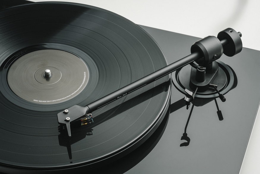 Pro-Ject E1.2 BT wit satijn - Platenspeler