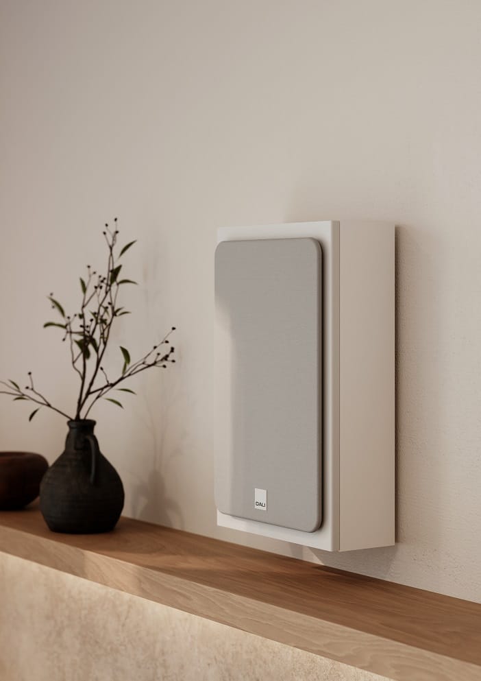 Dali Sonik On-Wall wit - lifestyle - Surround speaker